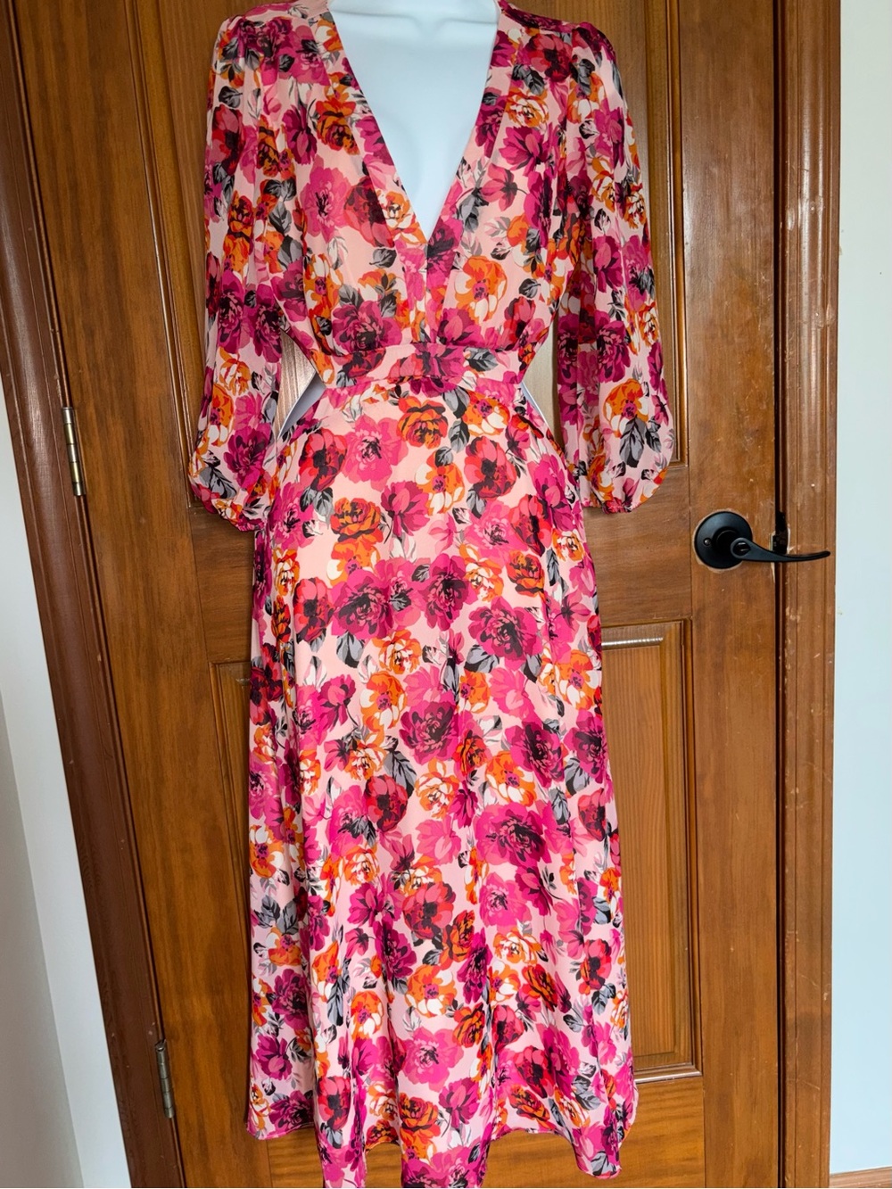Julia Jordan Floral Pink V-Neck Midi Dress with Cut-outs